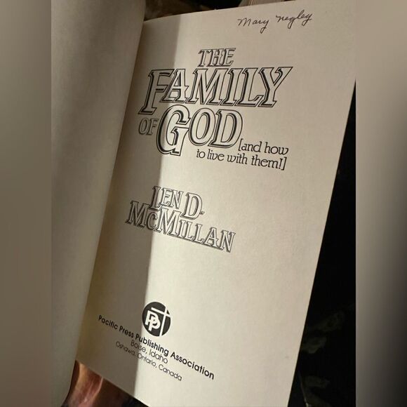THE FAMILY OF GOD AND HOW TO LIVE WITH THEM BY LEN D MCMILLAN PAPERBACK - Picture 5 of 8